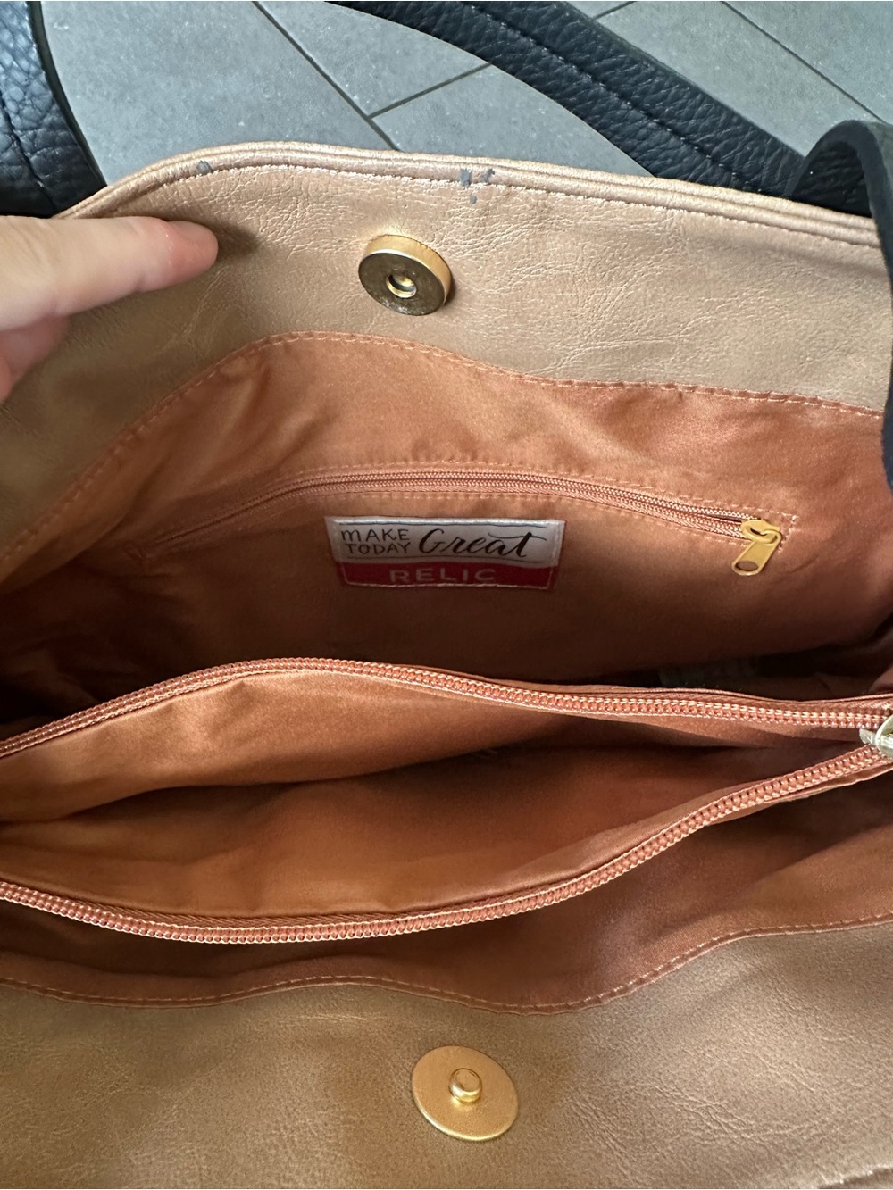 Relic Purse - Picture 4 of 4